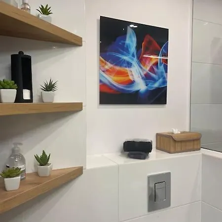 The Terrace — * קרפאז'