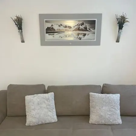 The Terrace — * קרפאז'