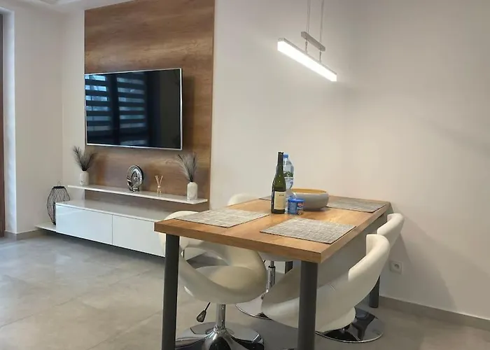 The Terrace — * 카르파츠